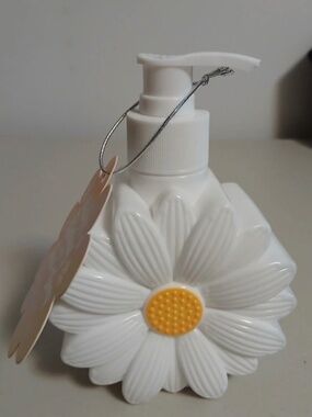 Body Raves Happy Daisy Scented Hand Soap NEW  300 ml